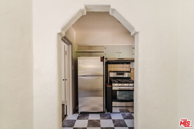 Building Photo - 1428 Holbrook St