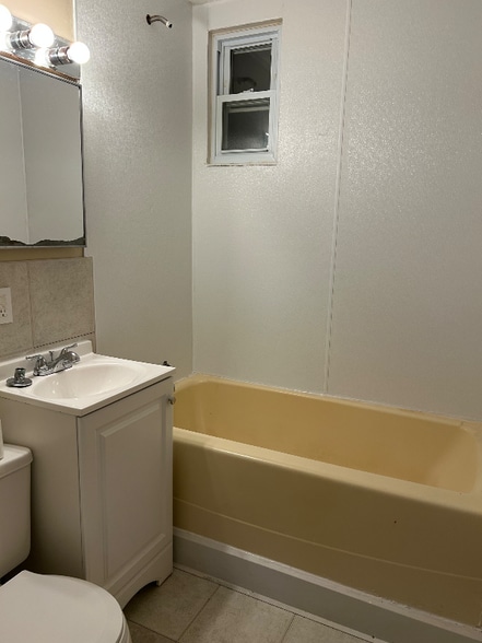 Building Photo - 100 Federal St