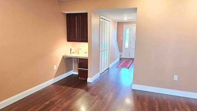 Building Photo - 37 Anderson Ct