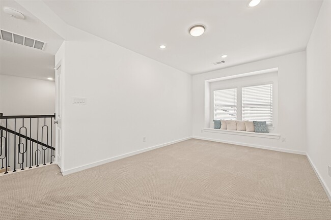 Building Photo - 7427 Compass Dr