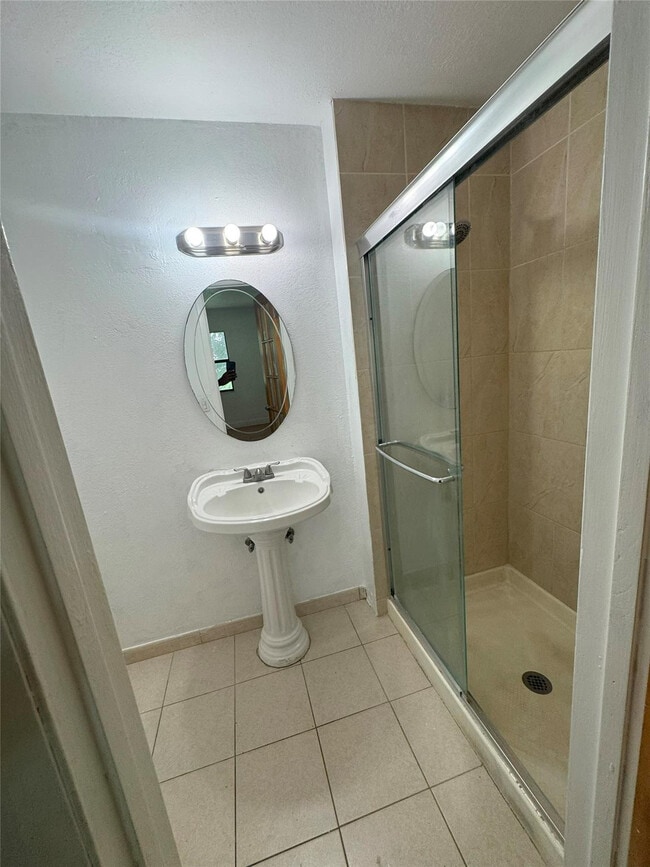 Building Photo - 851 NE 209th Terrace