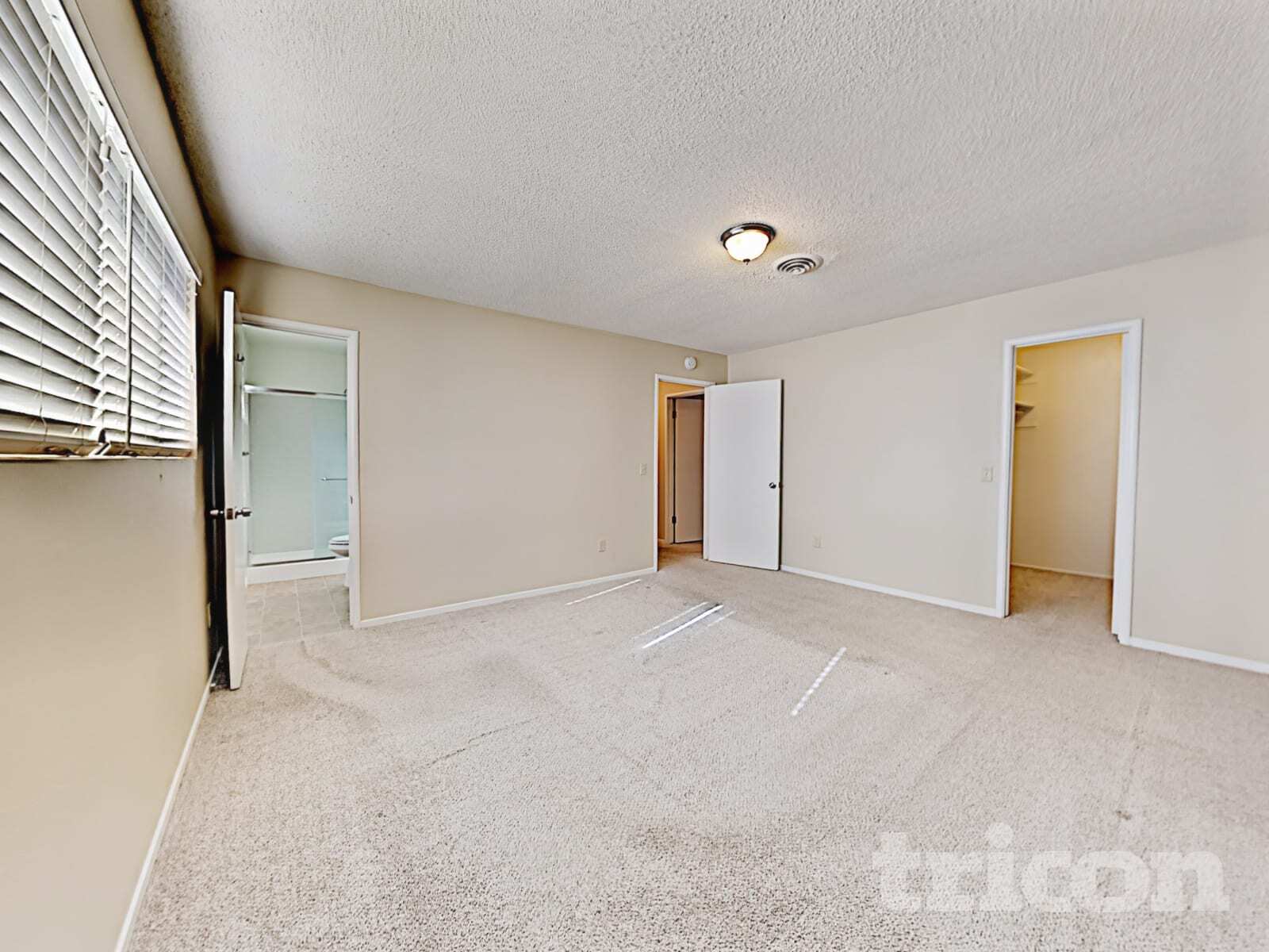 Building Photo - 619 E 24th St