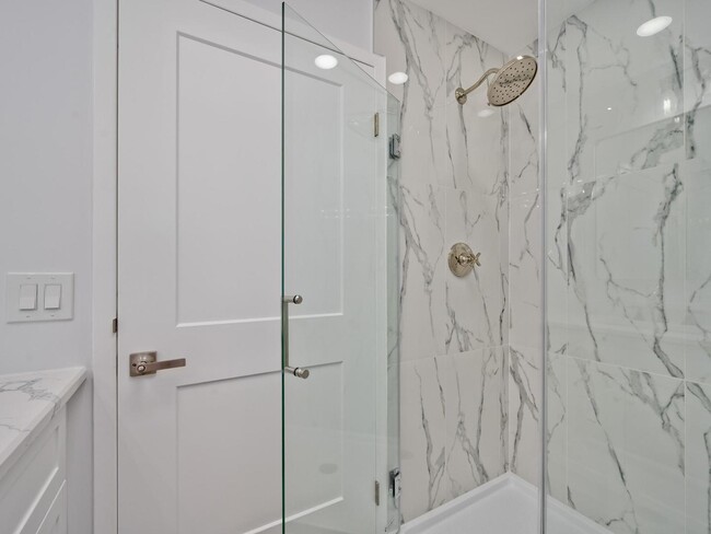 Building Photo - 1800 Dewes St