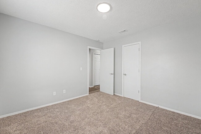 Building Photo - 4380 W Thrasher Dr