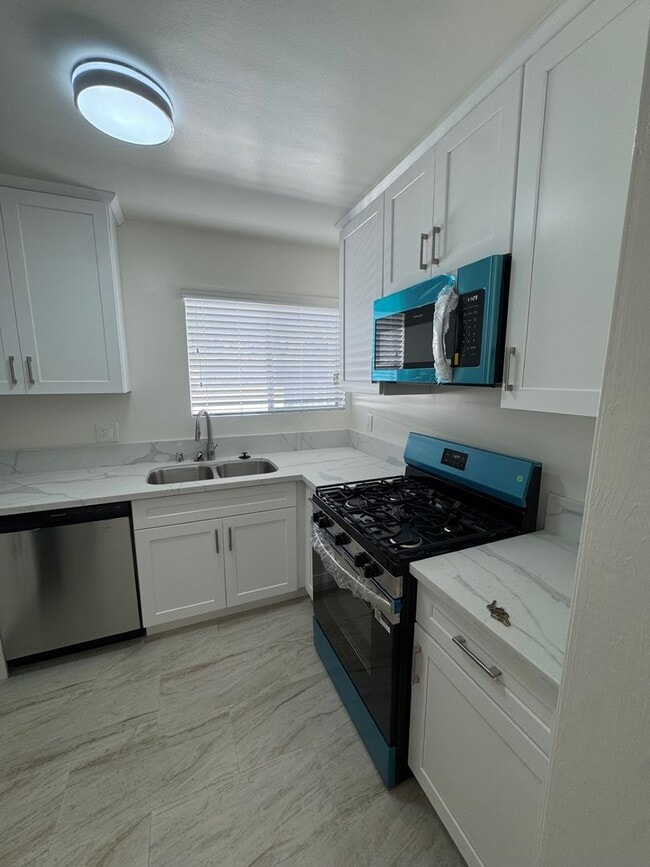 Building Photo - 618 Orlando Ave