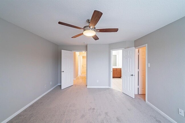 Building Photo - 28877 San Bernard River Loop