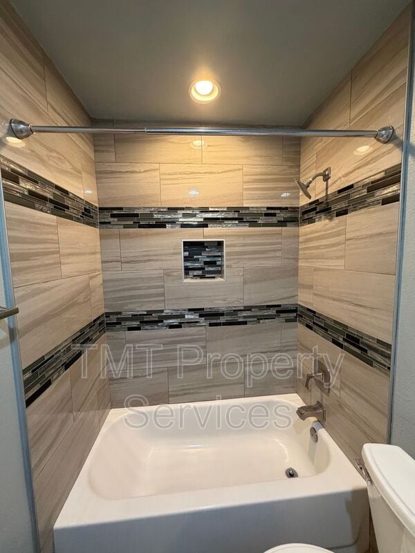 Building Photo - 8704 Montiflora Ct