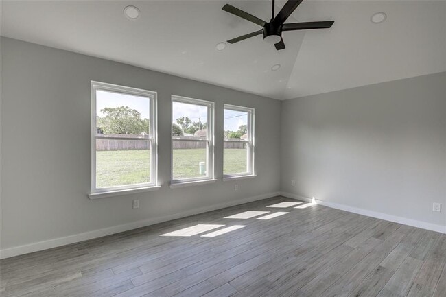 Building Photo - 111 Jane Ellen Cove