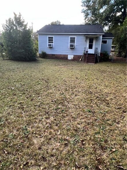 Building Photo - 1540 Burton Ave