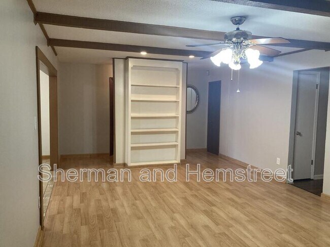 Building Photo - 267 Sioux Ct