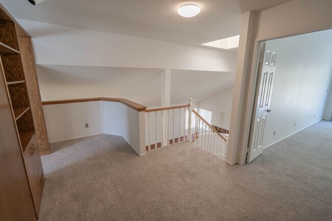 Building Photo - 24921 Chicory Ct