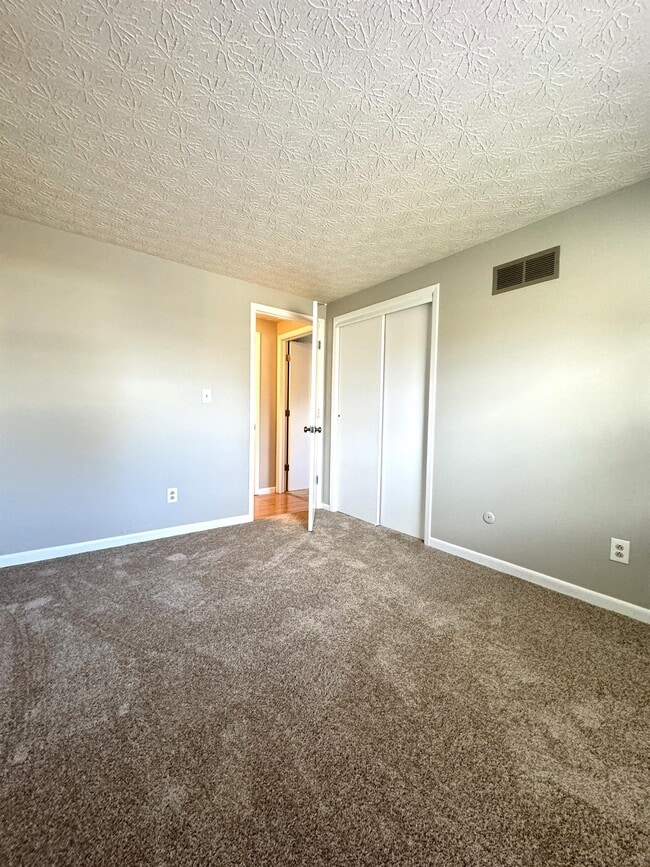 Building Photo - 5117 Bixford Ave