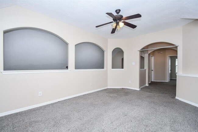 Building Photo - 21915 Stockbridge Ln