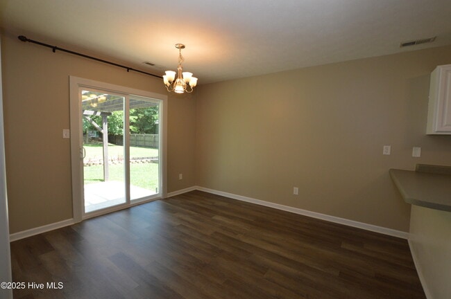 Building Photo - 120 Walnut Hills Dr