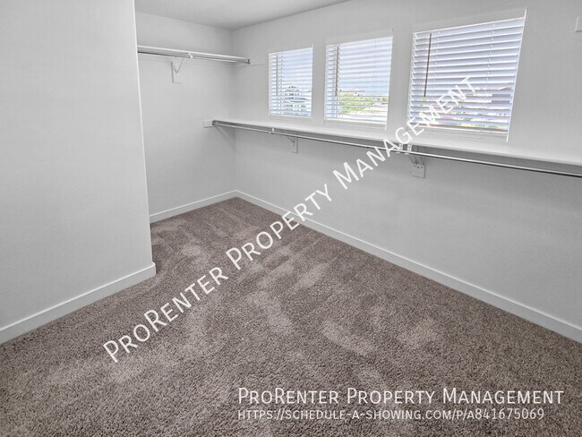 Building Photo - 1152 W Beacon Way