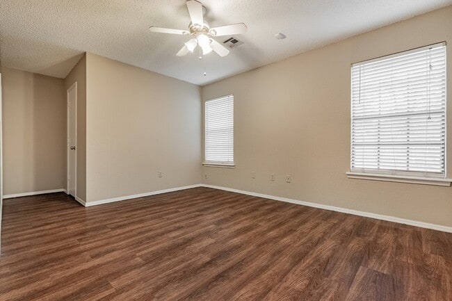 Building Photo - 2709 Pennington Ave