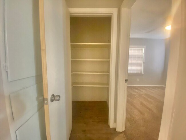 Building Photo - NOW AVAILABLE - Great 3 bedroom 2 bath nea...