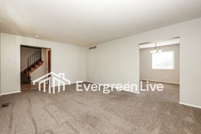 Building Photo - 5620 Northford Rd