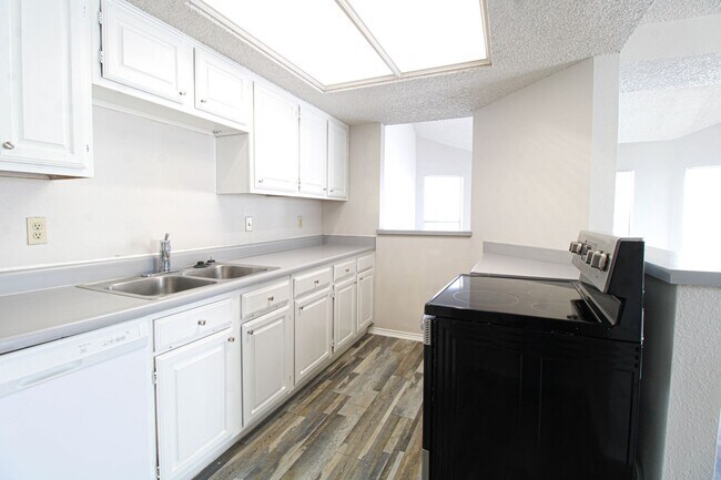 Building Photo - *****PRICE REDUCTION*****