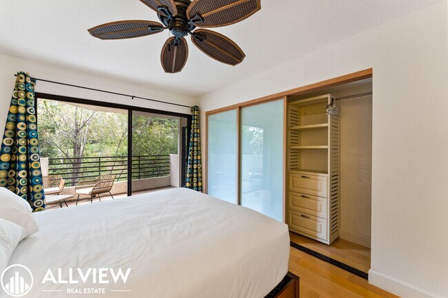 Building Photo - Fully Furnished Condo (2 Bed/2 Bath + Den) Nestled in the Coveted Newport Heights Community!