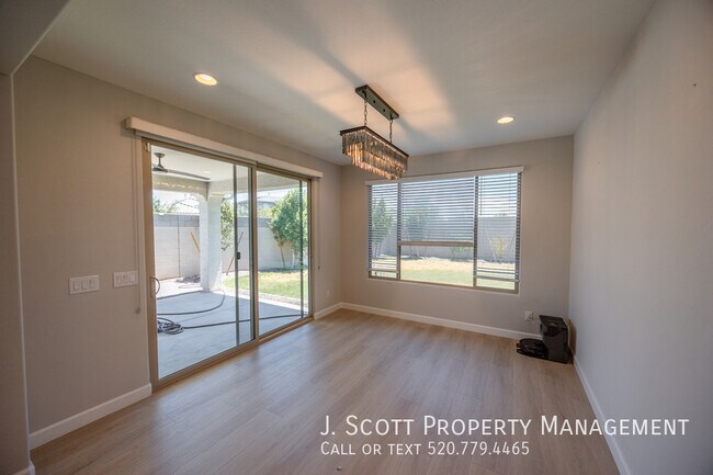 Building Photo - 5839 N 88th Ln