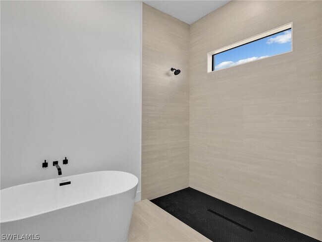 Building Photo - 1723 NW 7th Ave