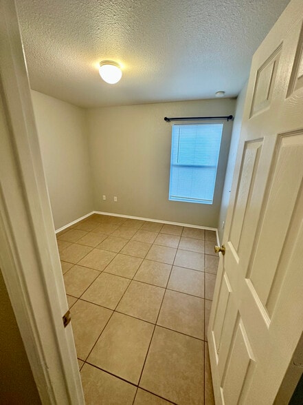 Building Photo - 15309 Kamary Ln