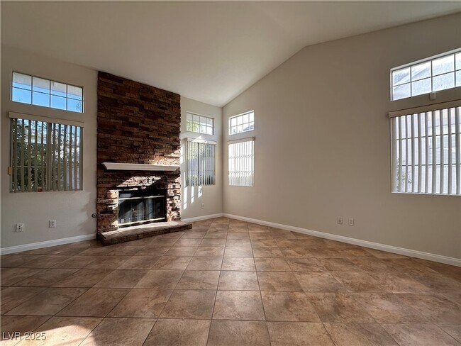 Building Photo - 2053 Smoketree Village Cir