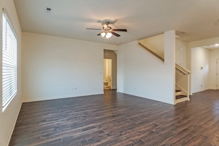 Building Photo - 5584 Timber Leaf Lp