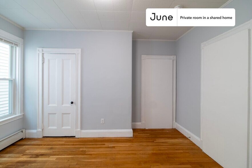 Building Photo - Room in Shared 3 bed/1 bath home