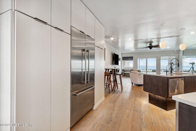 Building Photo - 603 Summer Pl