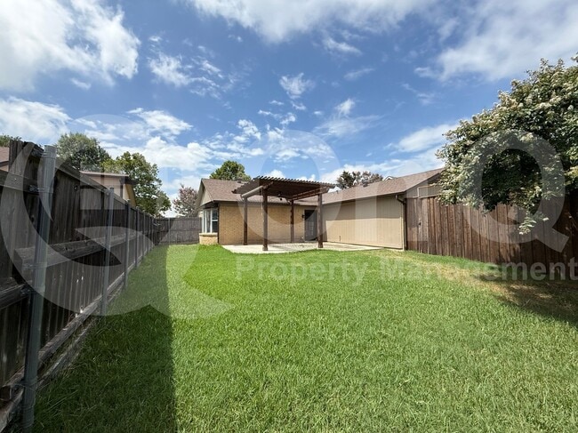 Building Photo - 2929 Holy Cross Ln