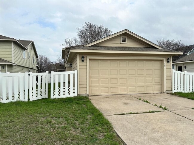 Building Photo - 1505 Davis Mountain Loop