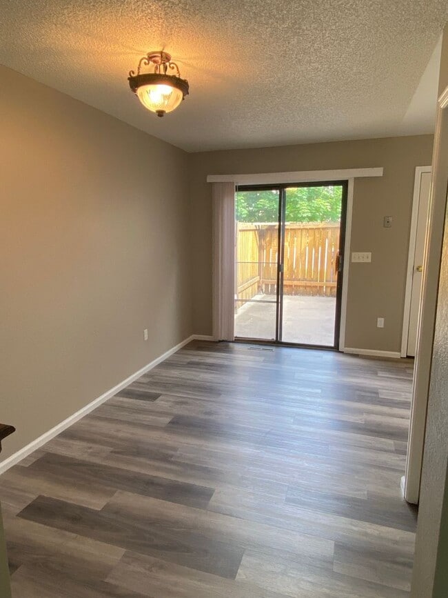 Building Photo - 1509 Kennedy Ave