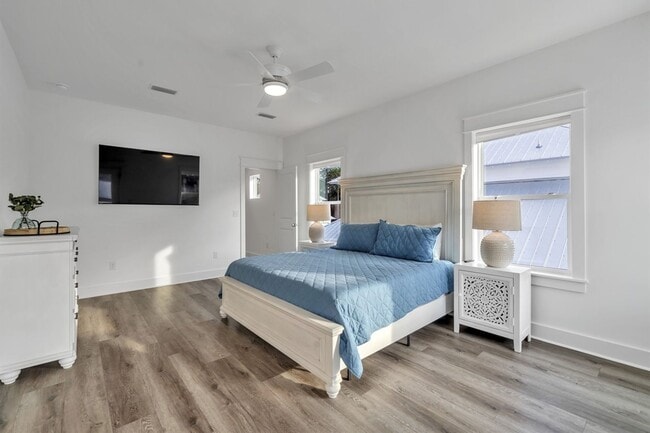 Building Photo - Furnished Beach Rental Paradise
