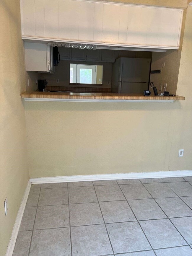 Building Photo - 11217 Briar Forest Dr