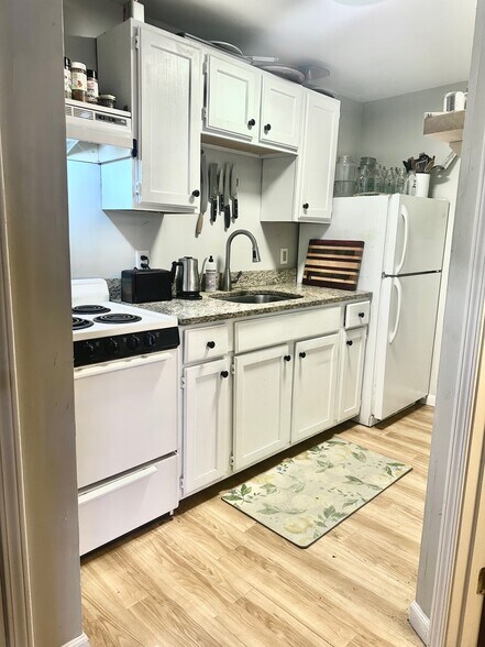 Building Photo - 68 Broadway