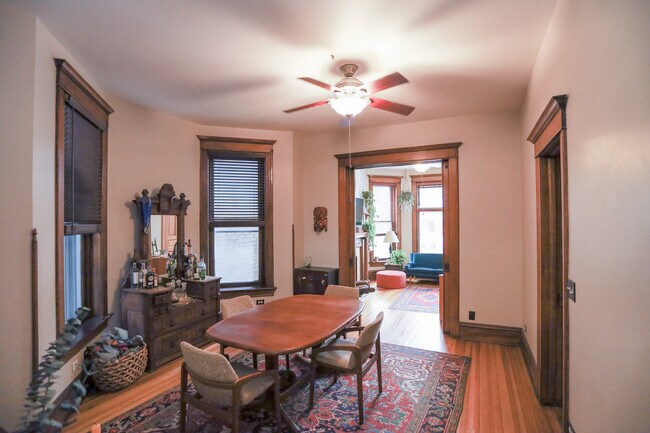Dining Room - 1125 N Damen Ave