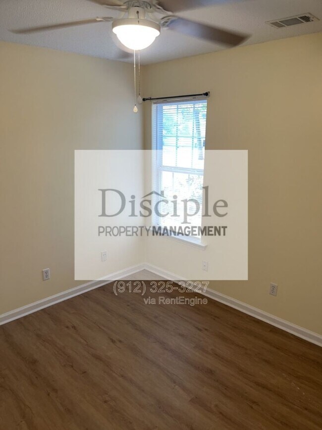 Building Photo - 295 Creekside Cir