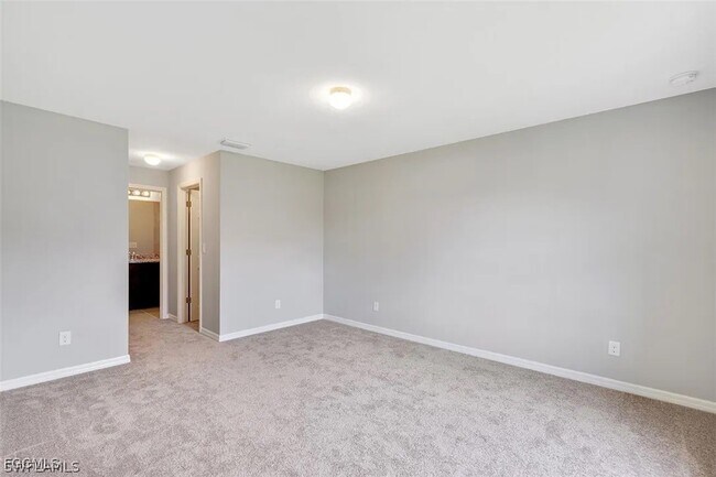 Building Photo - 3217 NW 3rd Ave