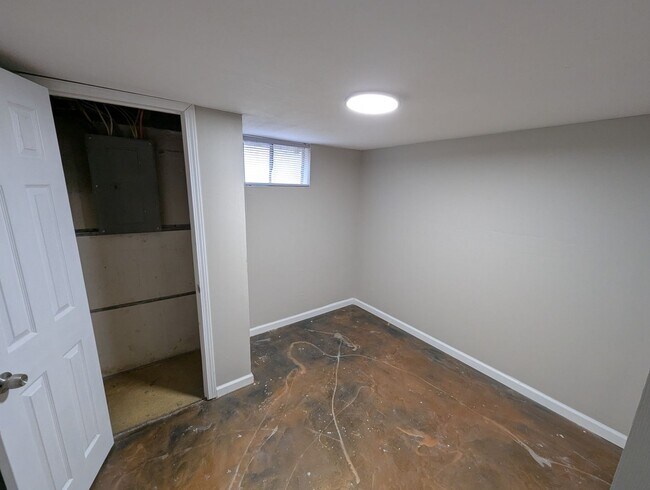 Building Photo - Grenshaw Greatness