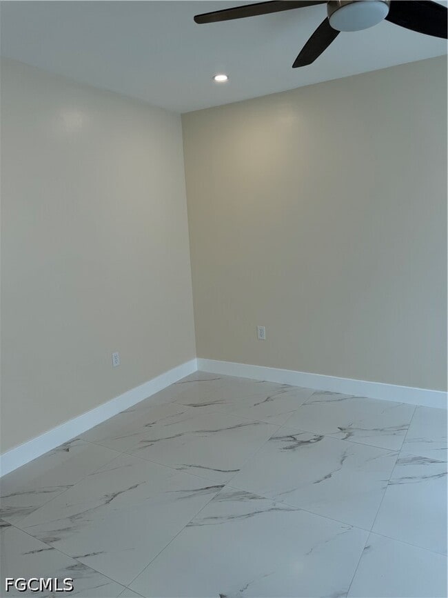 Building Photo - 4969 Vincennes St