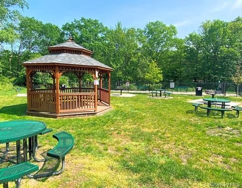 Building Photo - 9 Charles Ln