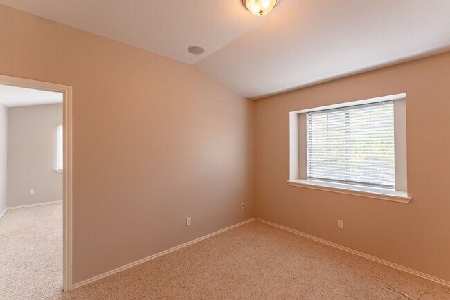 Building Photo - Stunning North-Austin  2/2.5 Home