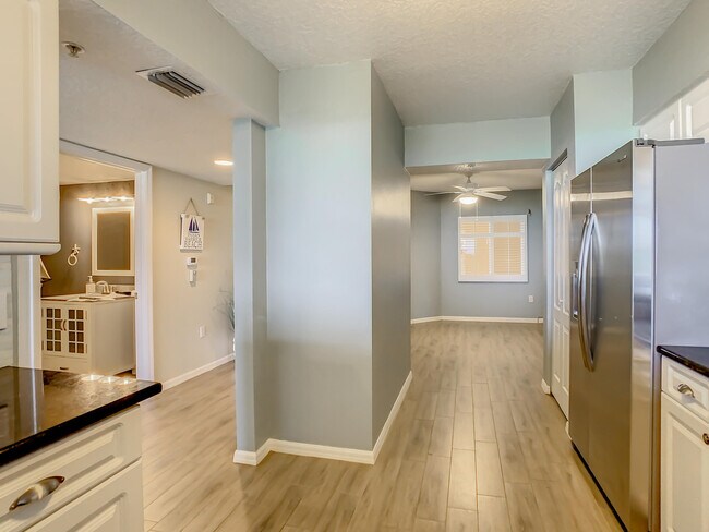 Building Photo - 1851 Jimmy Buffett Mem Hwy