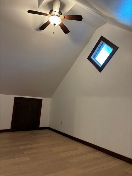 Building Photo - 115 Everett St