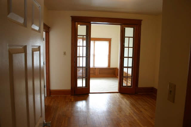 Primary Photo - 5784 Pershing Ave