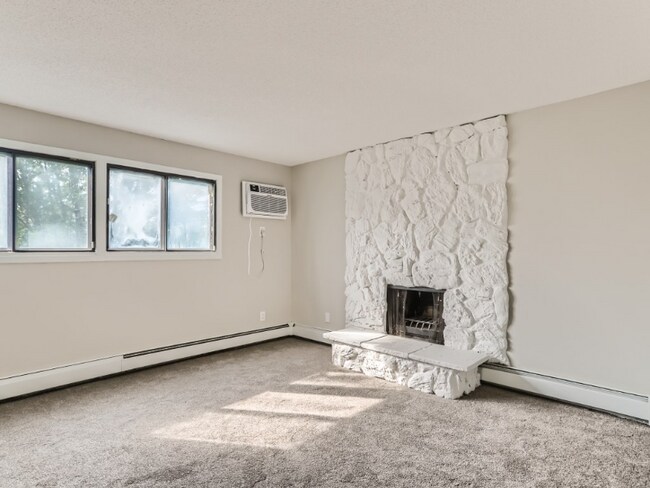 Building Photo - 7236 72nd Ln N