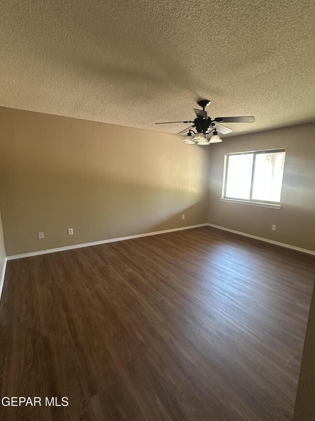 Building Photo - 14049 Tierra Delfin Dr