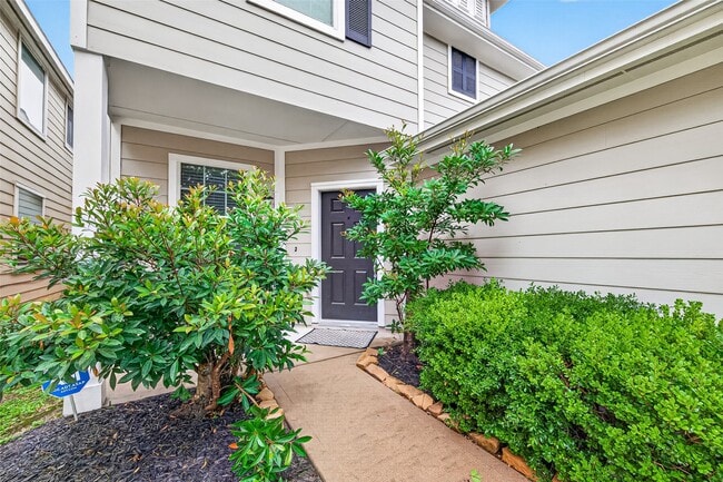 Building Photo - 6503 Wilshire Fern